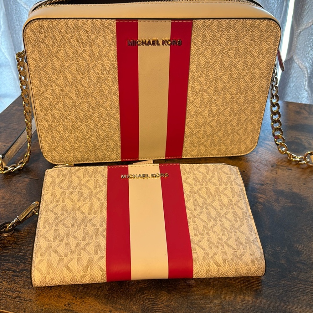 Never used white Michael Kors crossbody bag with wallet